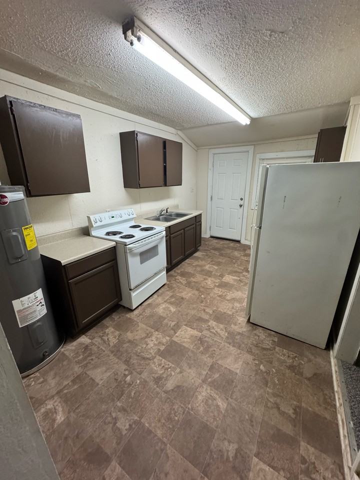 403 Greenville St #2 - Photo 7 of 12
