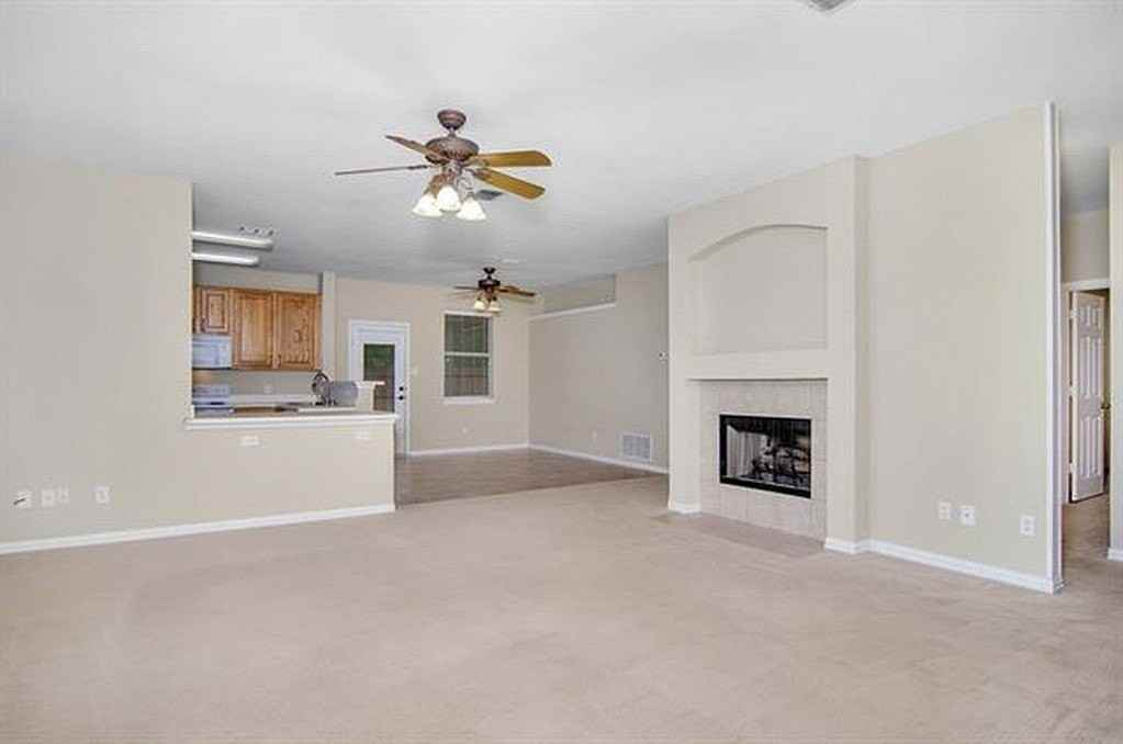 8409 Island Ct - Photo 4 of 14