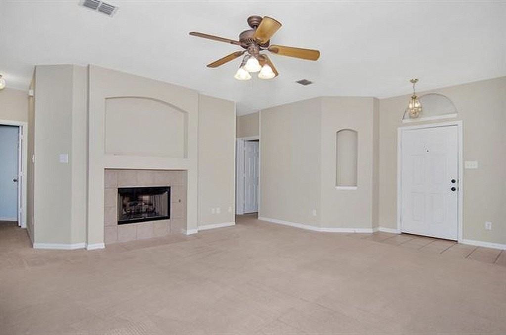 8409 Island Ct - Photo 5 of 14