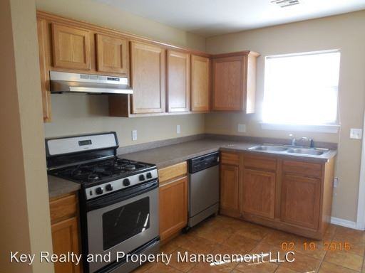 928 NW 109th St - Photo 3 of 10