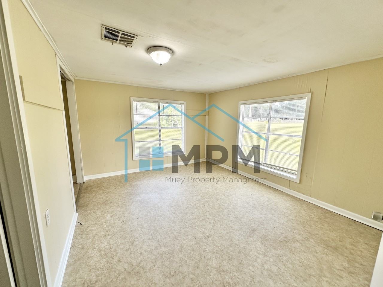 307 Bryan St #C - Photo 3 of 11