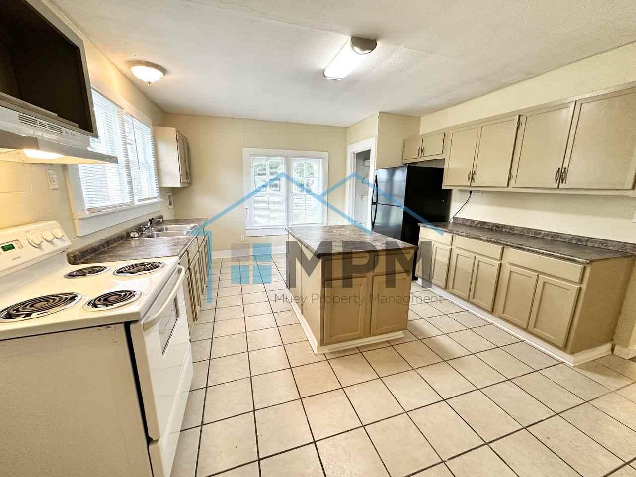 307 Bryan St #C - Photo 5 of 11