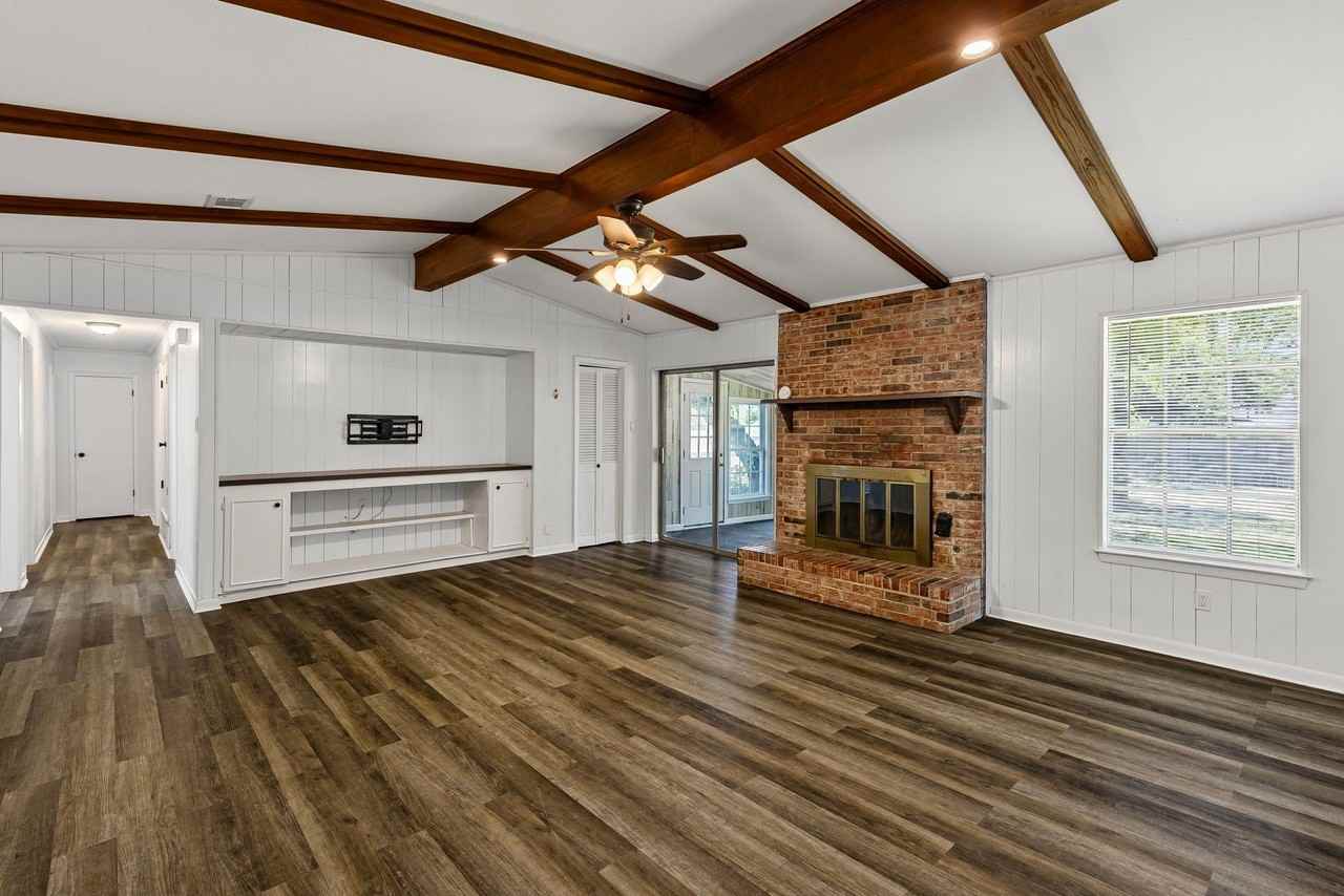 148 Royal Ln - Photo 2 of 38