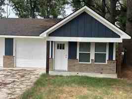 featured image of 111 Chloe Dr #1