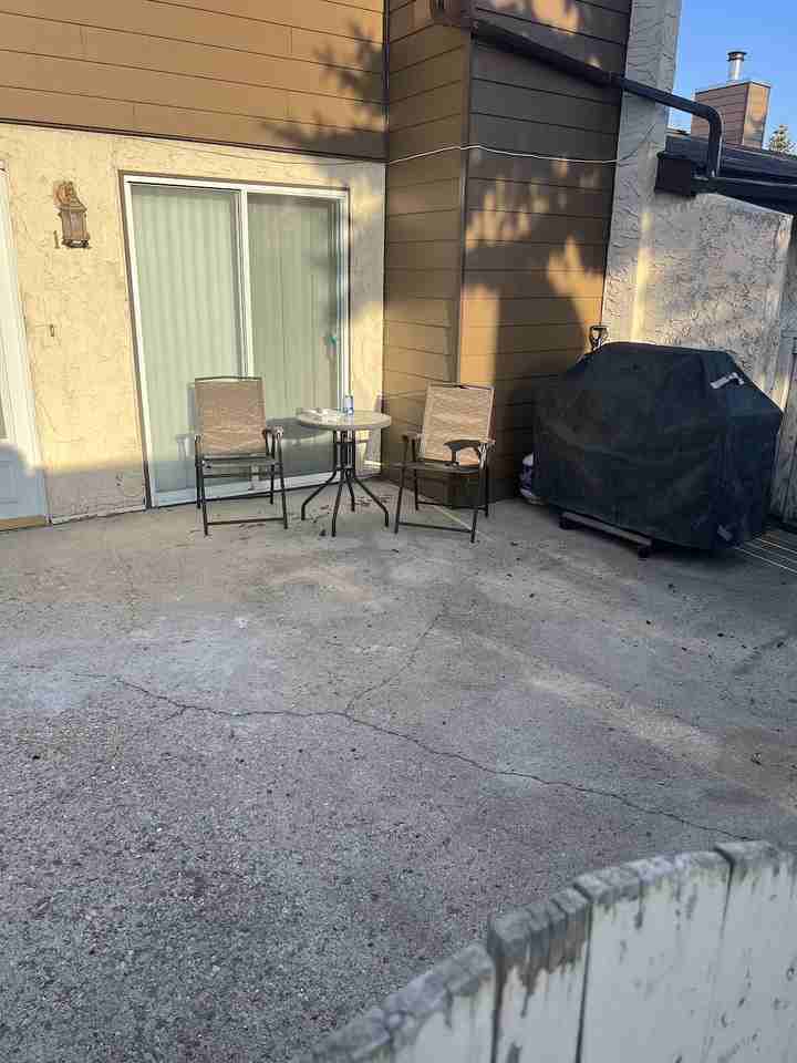 122 -122 10 Ave Se - Photo 2 of 21