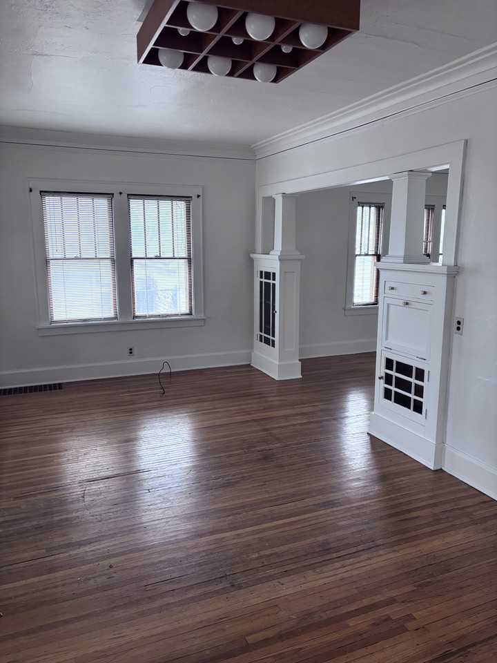 710 W Thrush Ave #1 - Photo 2 of 10
