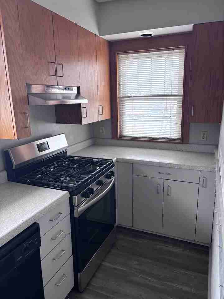 710 W Thrush Ave #1 - Photo 4 of 10