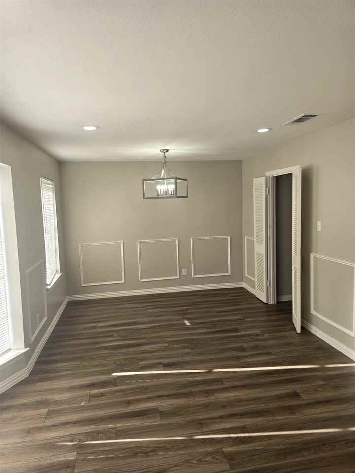 1306 Holt Ave - Photo 3 of 10