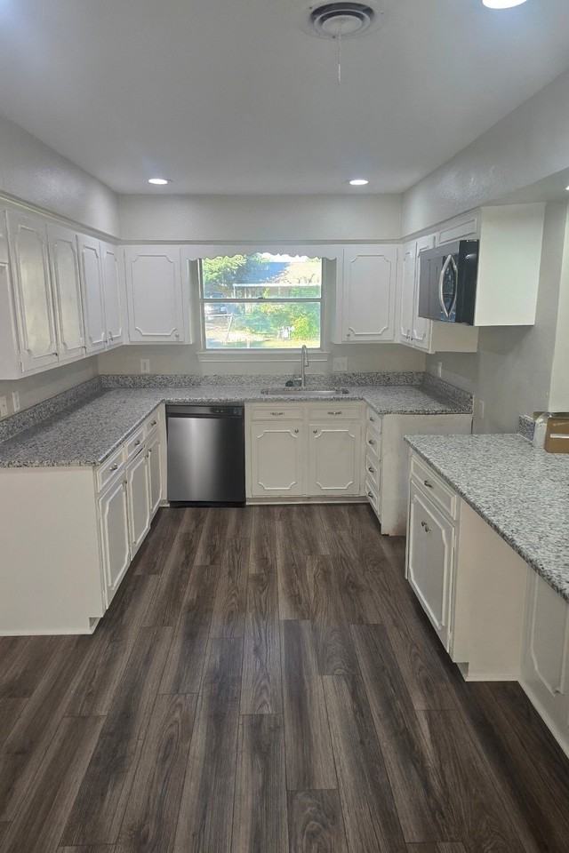 1306 Holt Ave - Photo 5 of 10
