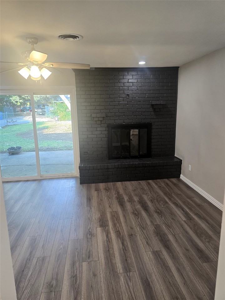 1306 Holt Ave - Photo 6 of 10