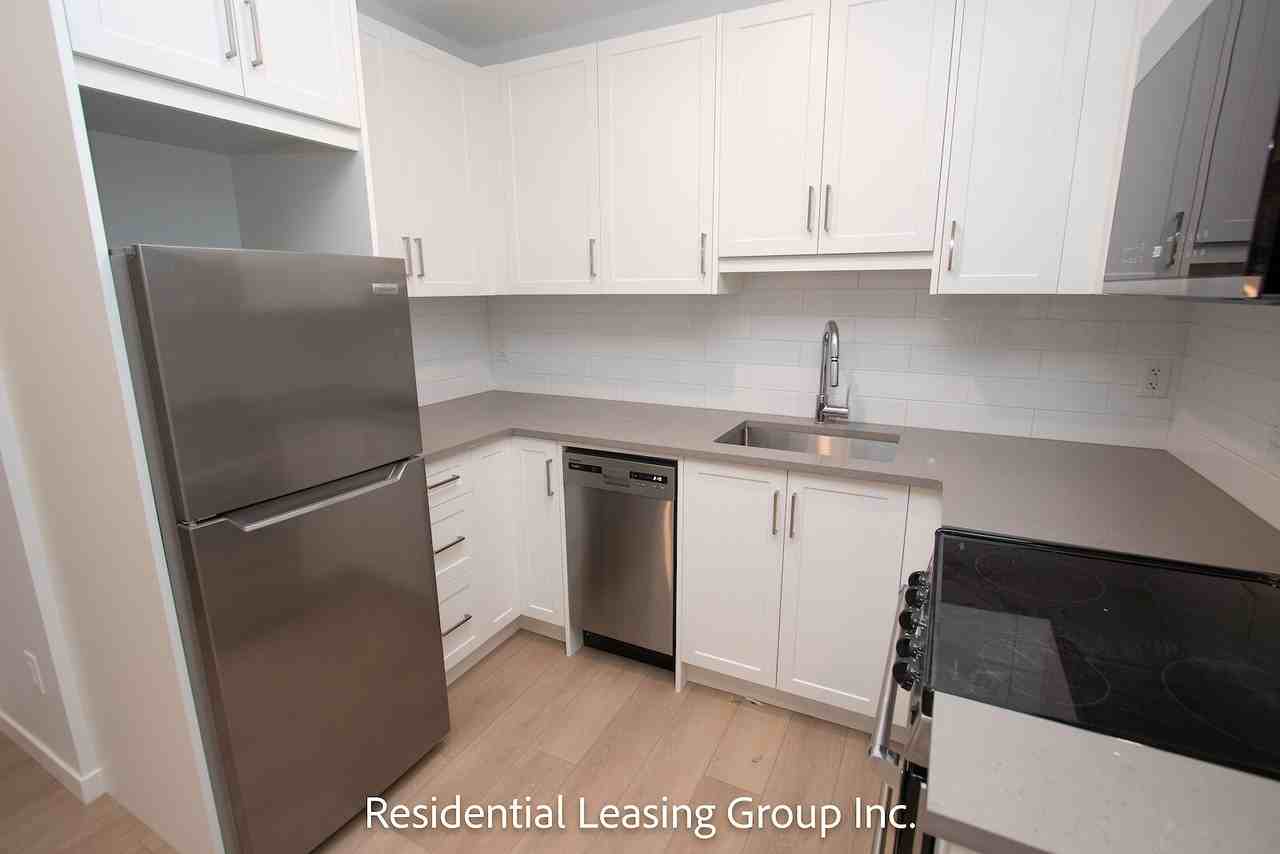 1707 32 St Sw - Photo 2 of 8