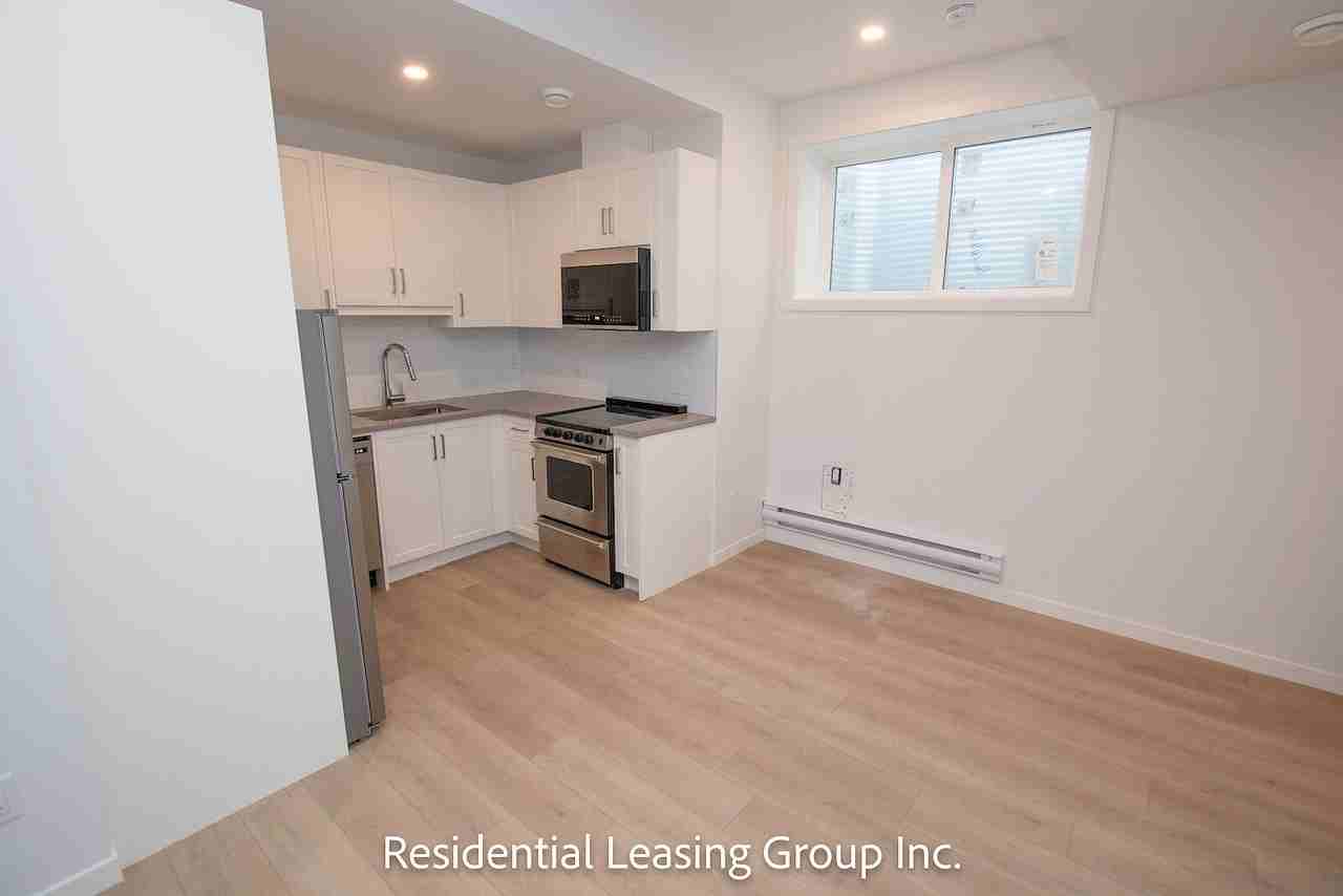1707 32 St Sw - Photo 5 of 8