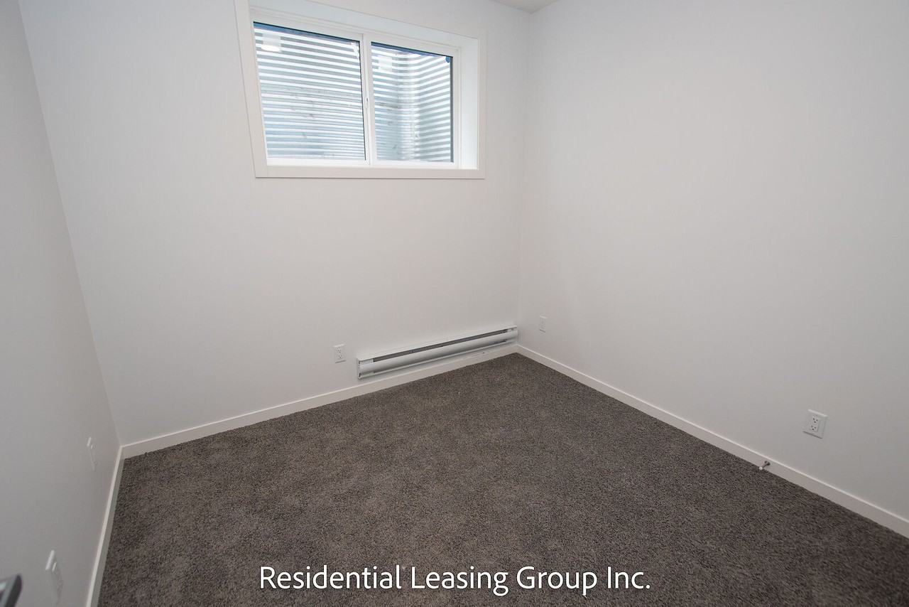 1707 32 St Sw - Photo 6 of 8
