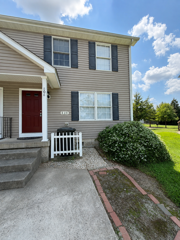 808 Hammond St #1