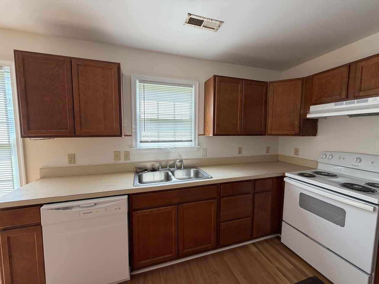 808 Hammond St #1 - Photo 6 of 16