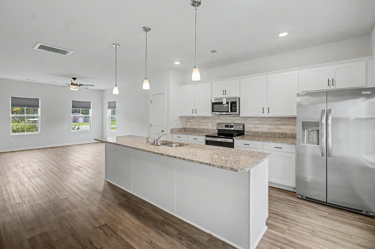 137 Castaway Ct Ne #1 - Photo 7 of 36