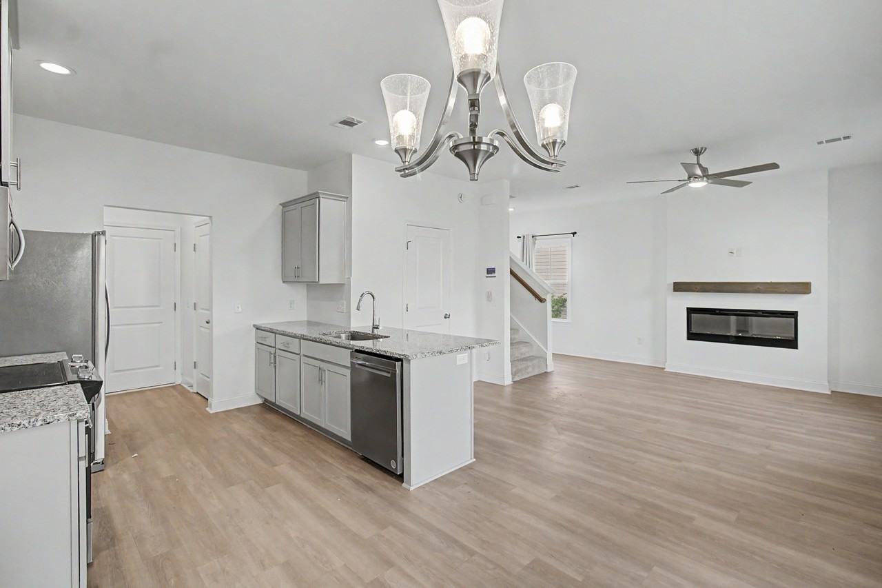 248 Buckingham Dr #1 - Photo 4 of 34