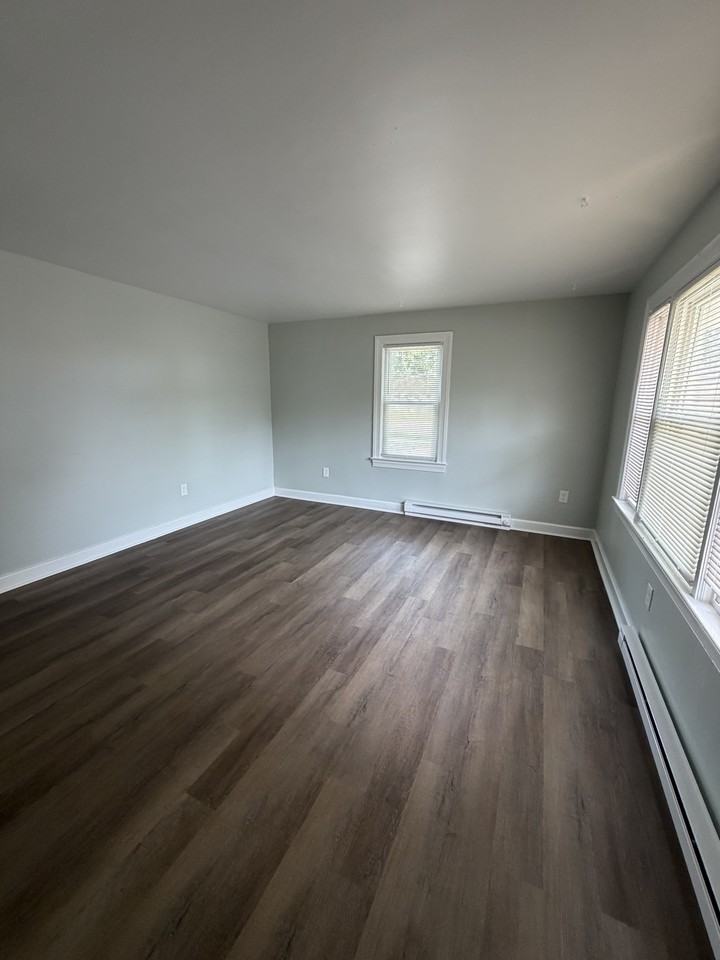 225 Ohio Ave #1 - Photo 3 of 10