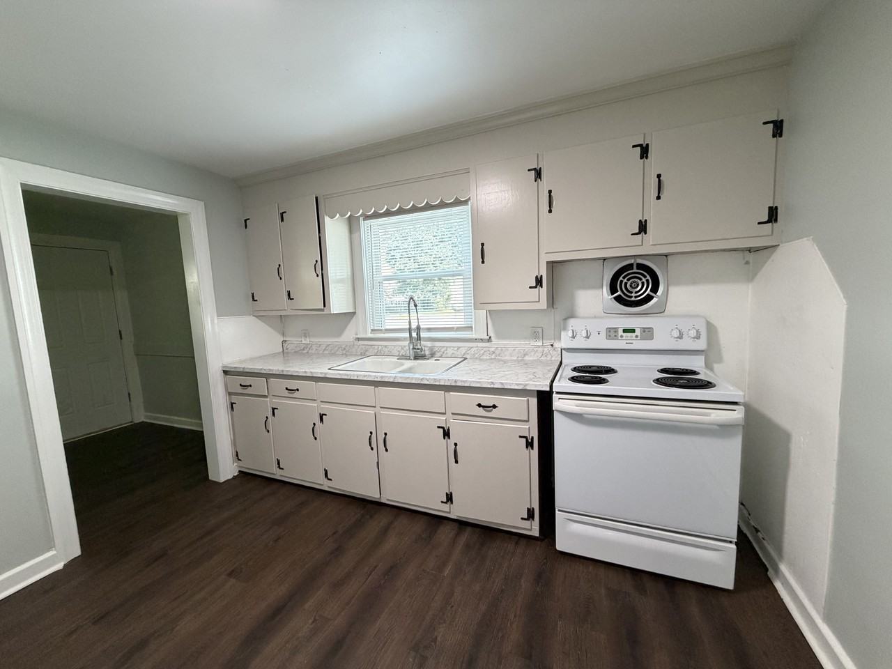 225 Ohio Ave #1 - Photo 4 of 10
