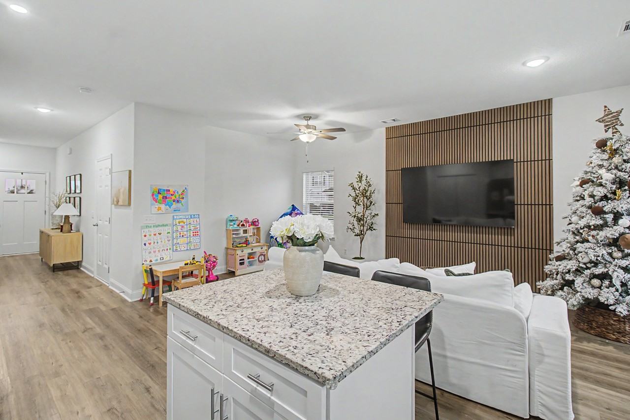 10 Beaumont Rd Dr #1 - Photo 5 of 20