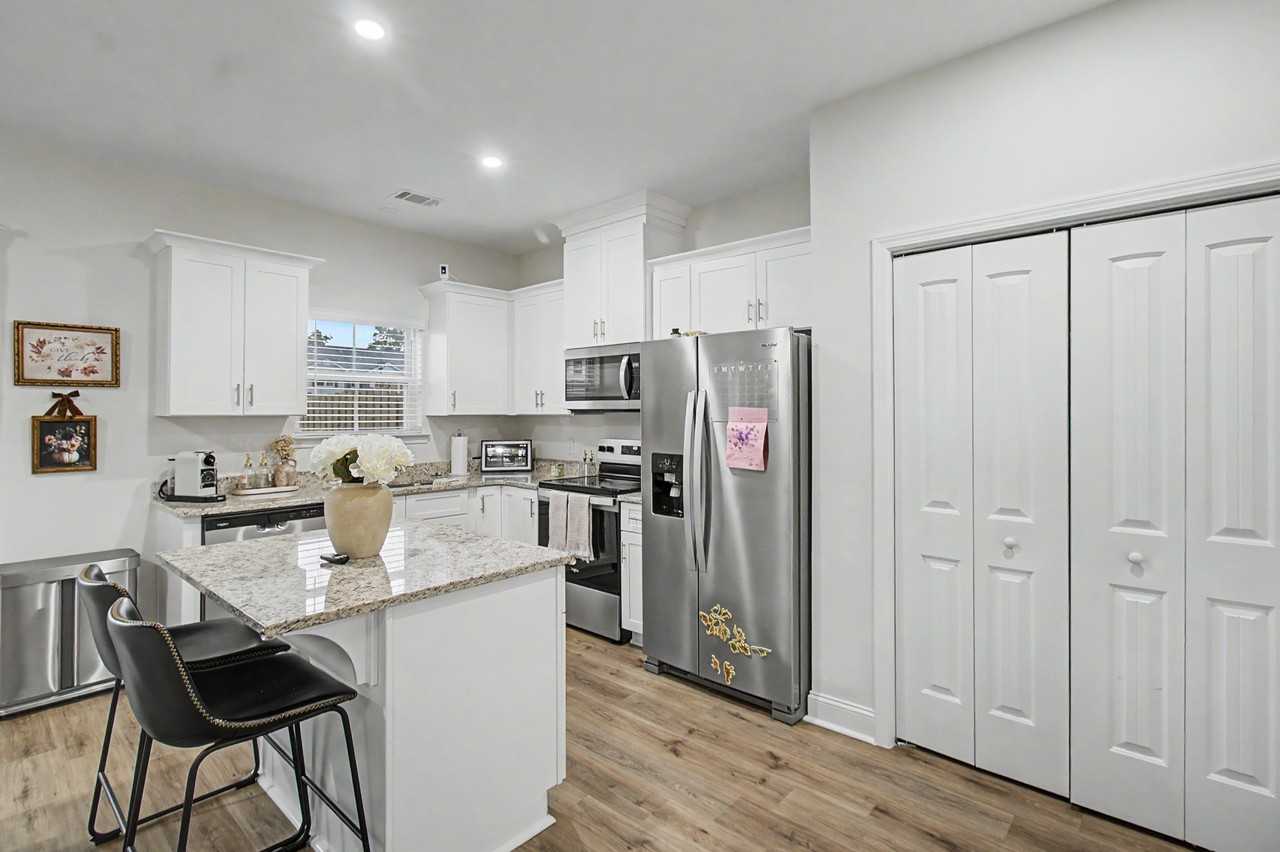 10 Beaumont Rd Dr #1 - Photo 6 of 20