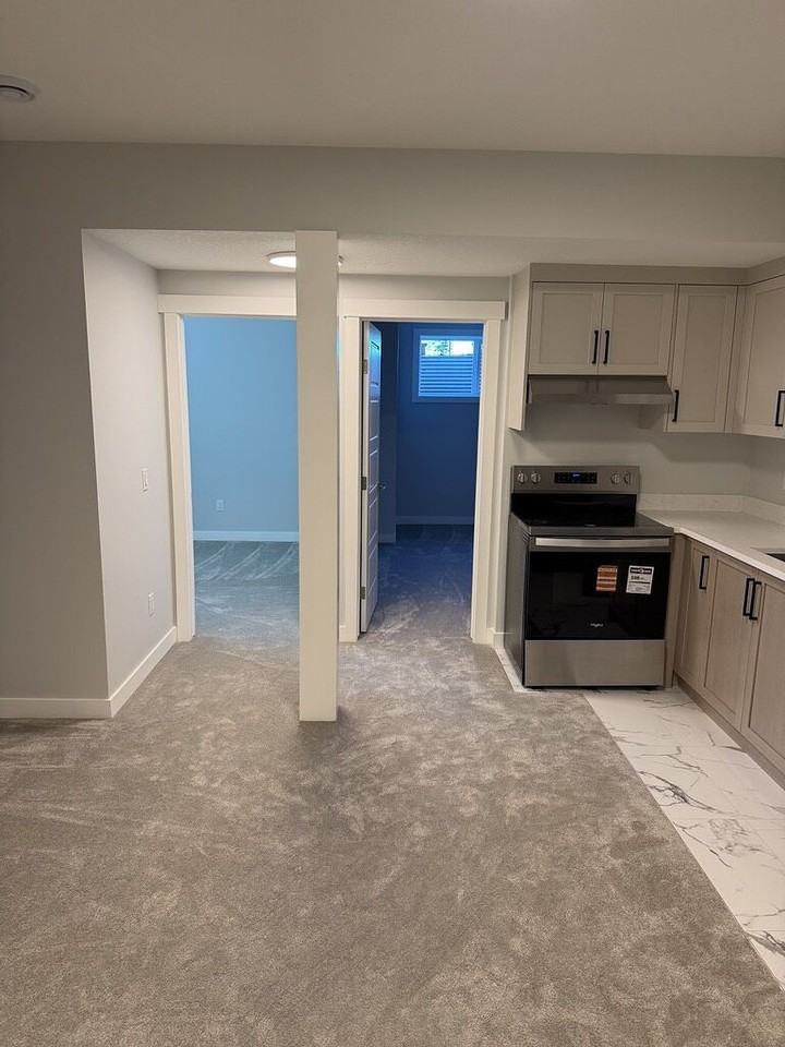 418 South Shore Dr - Photo 2 of 9