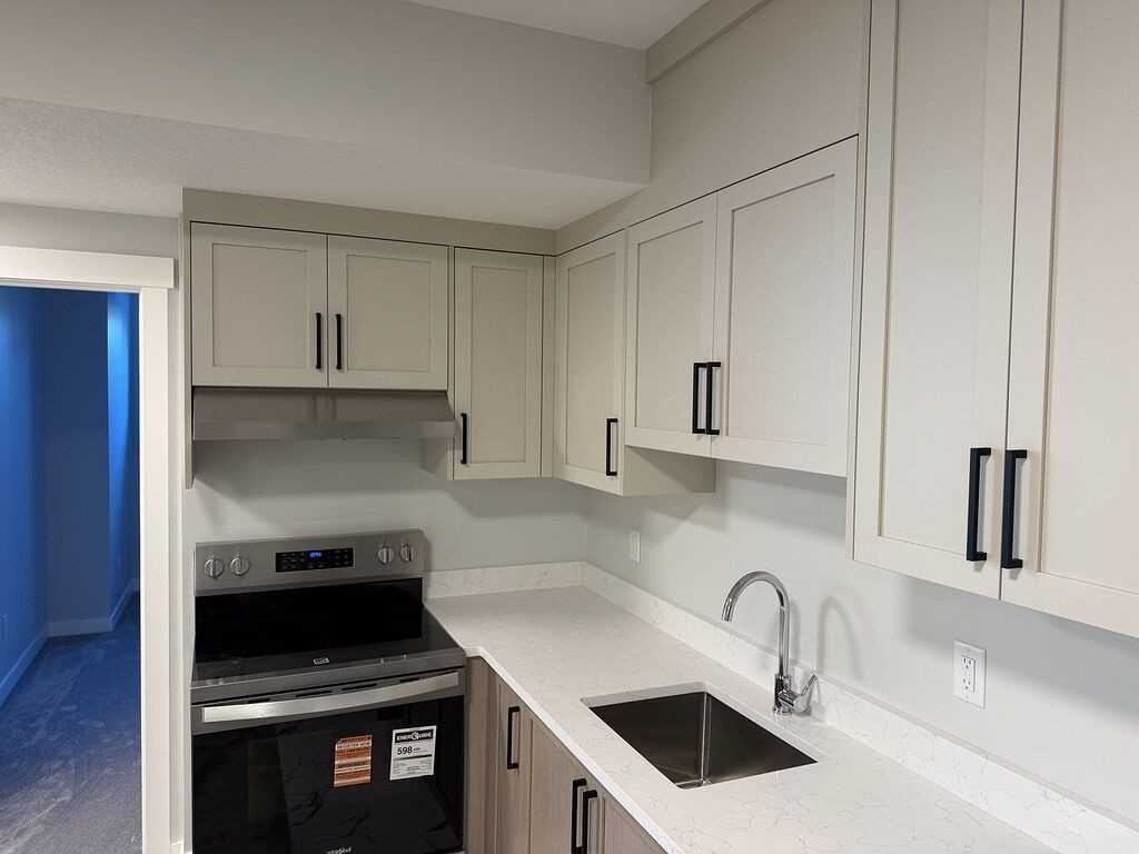 418 South Shore Dr - Photo 3 of 9