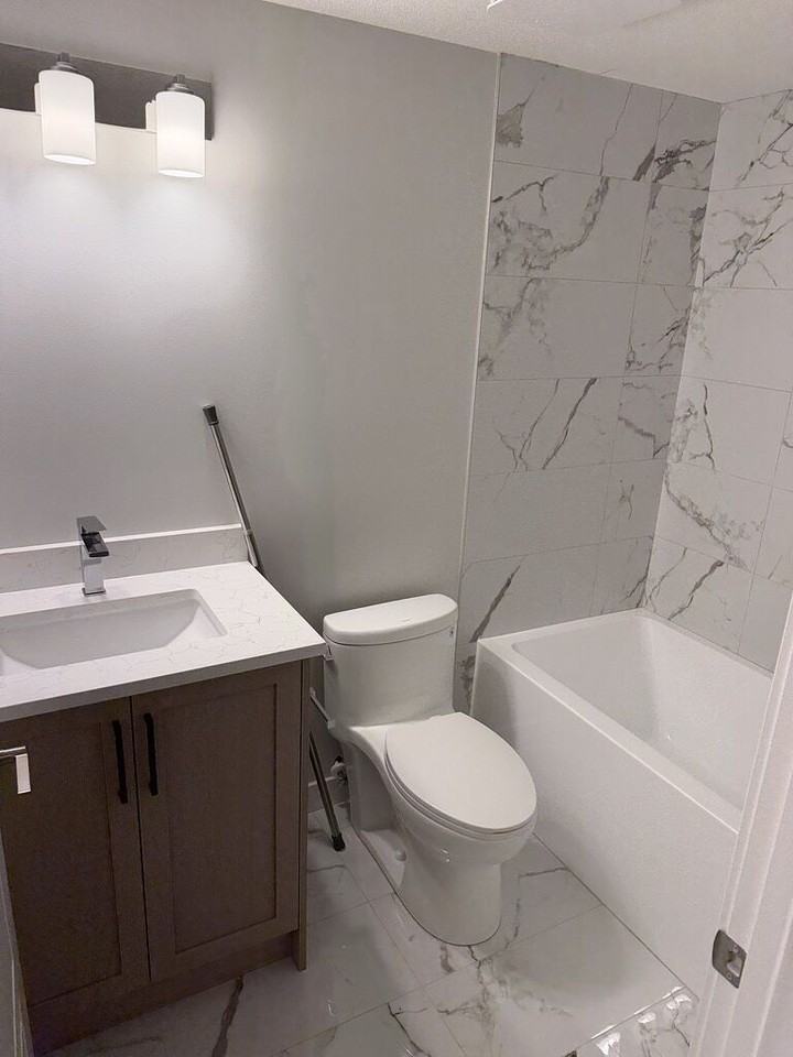418 South Shore Dr - Photo 4 of 9