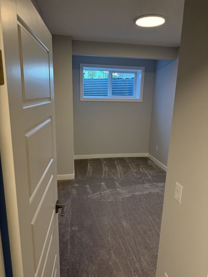 418 South Shore Dr - Photo 6 of 9