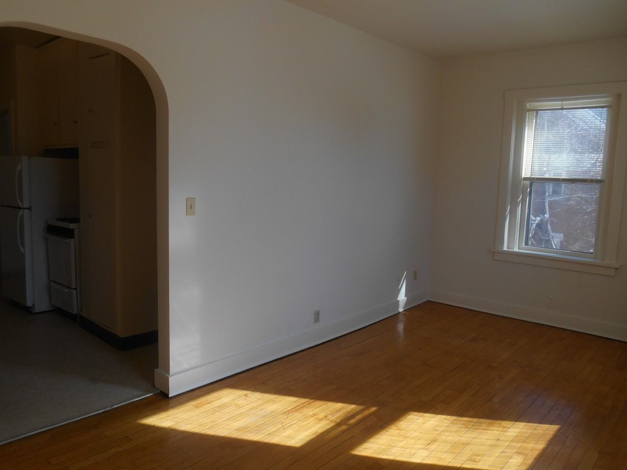 580 Holly Avenue - Photo 5 of 18