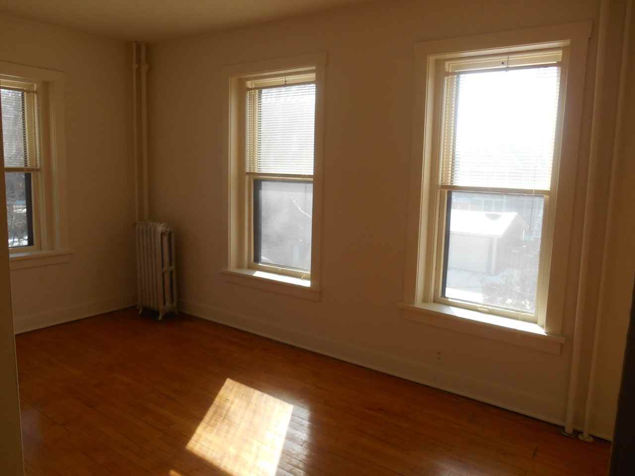 580 Holly Avenue - Photo 7 of 18
