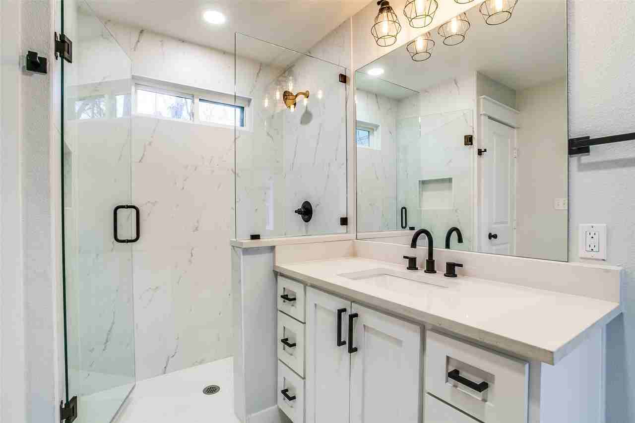 619 W Pembroke Ave - Photo 5 of 25