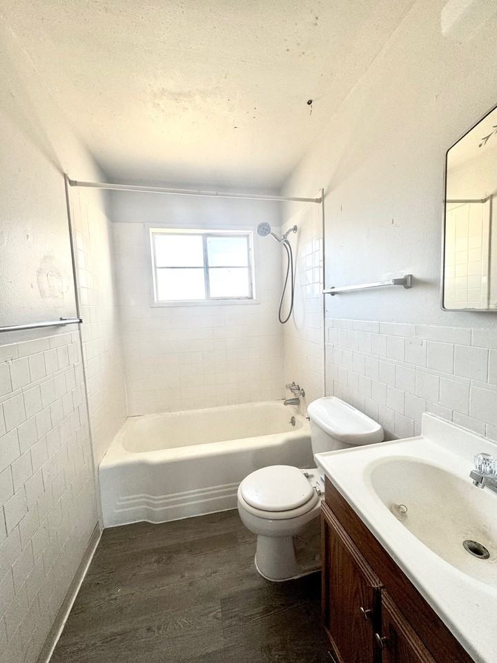 2816 Duncan Dr #1 - Photo 4 of 18