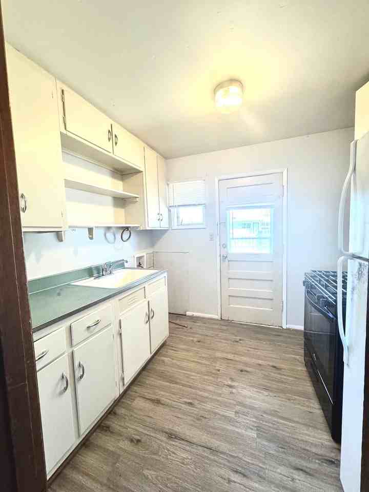 2816 Duncan Dr #1 - Photo 6 of 18