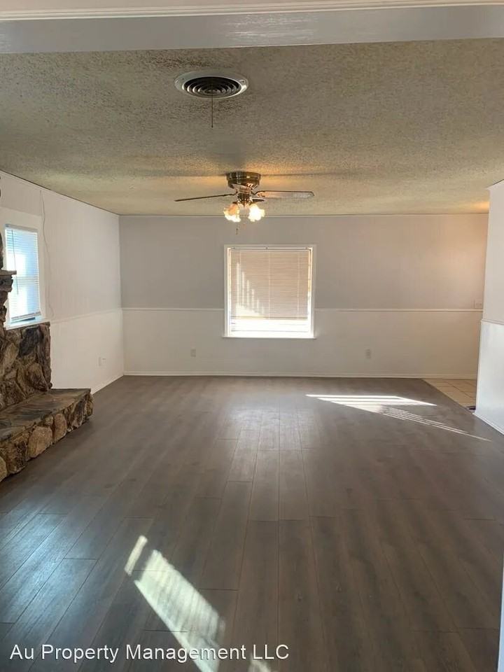 1807 S Harrison St #1 - Photo 4 of 15