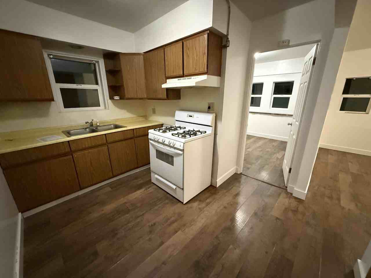 1823 1st Ave S #4 - Photo 6 of 11