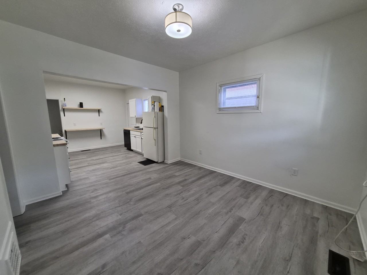 866 W 25th St #1 - Photo 4 of 18