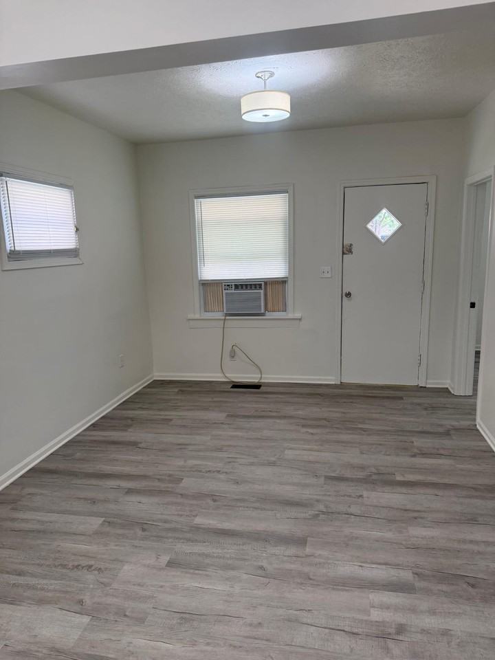 866 W 25th St #1 - Photo 5 of 18