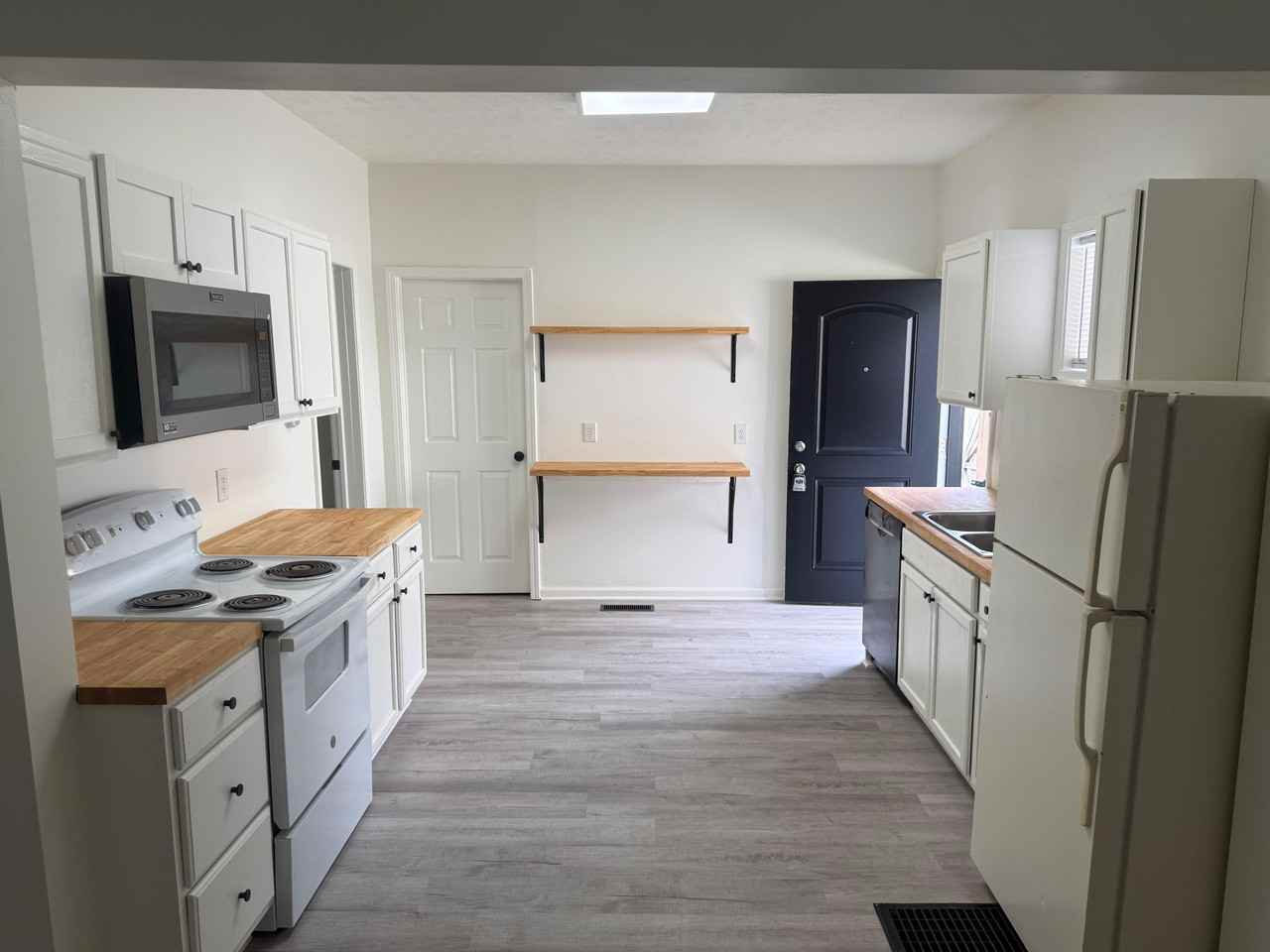 866 W 25th St #1 - Photo 6 of 18