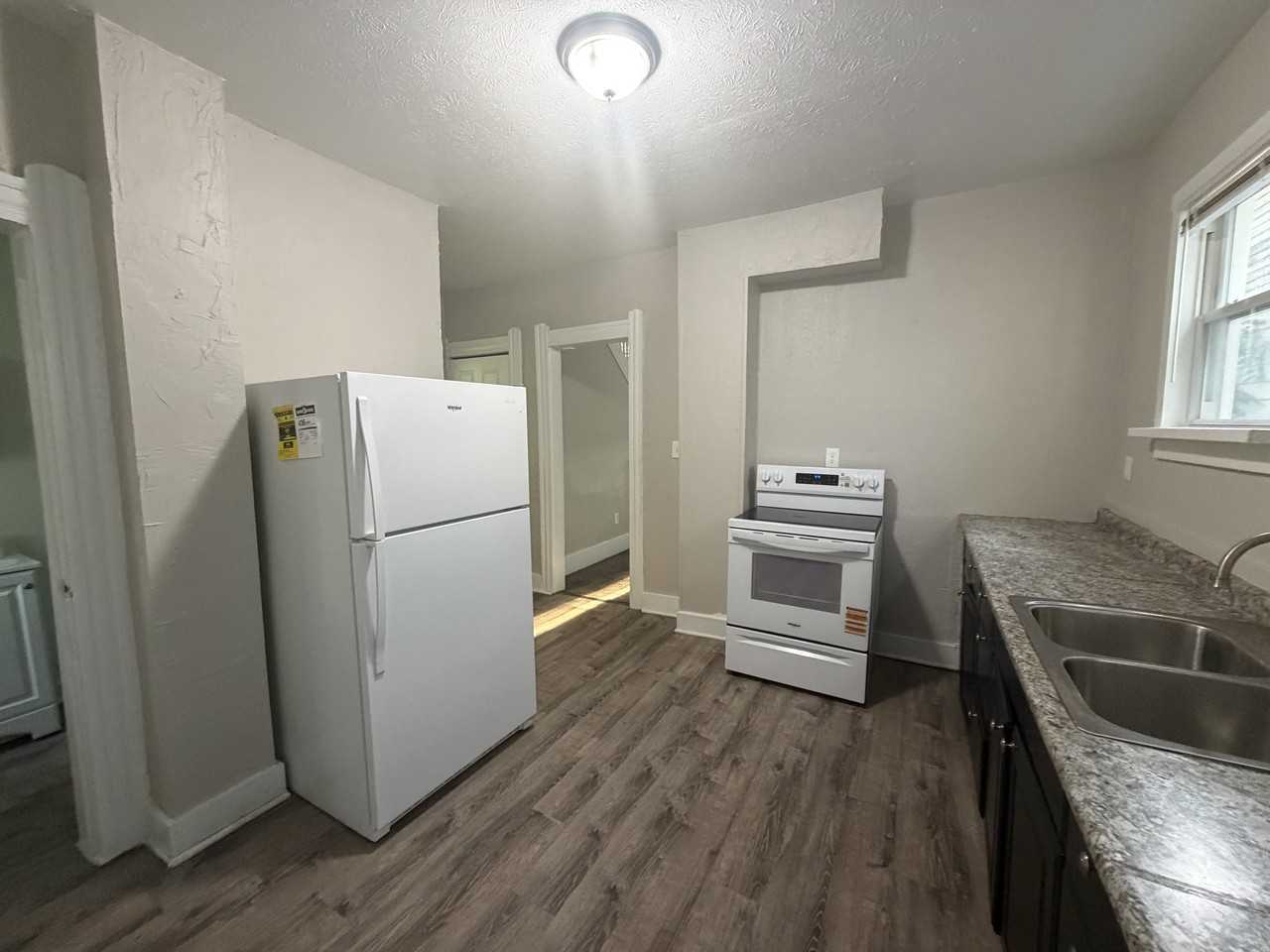1515 E 81st St #1 - Photo 3 of 22