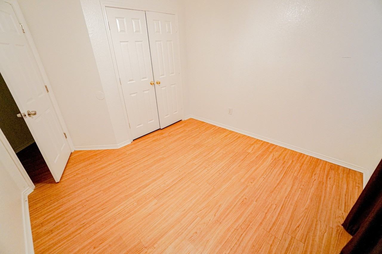933 Blossomwood Ct - Photo 3 of 23