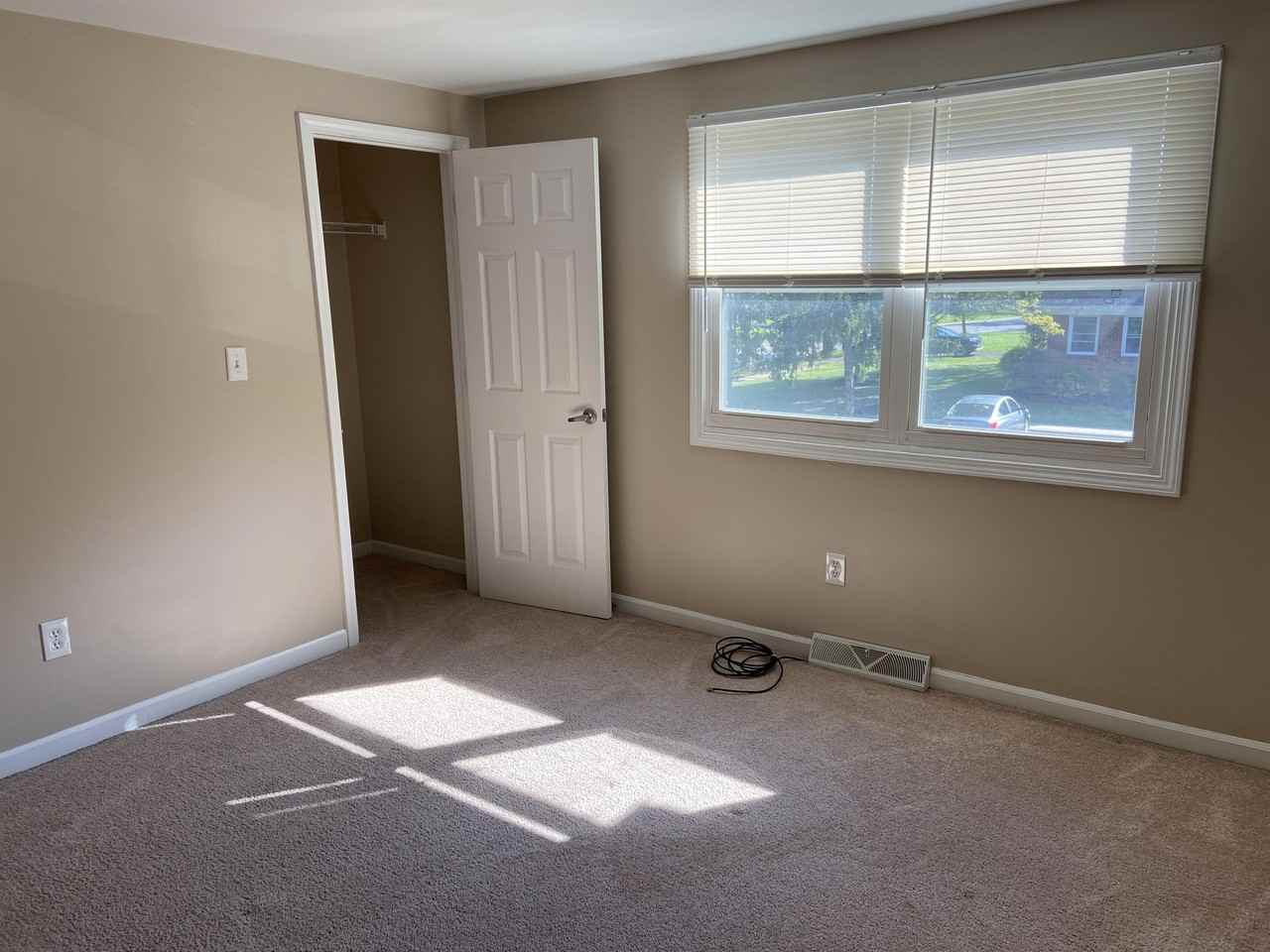 127 Creekside Dr #127 - Photo 3 of 7