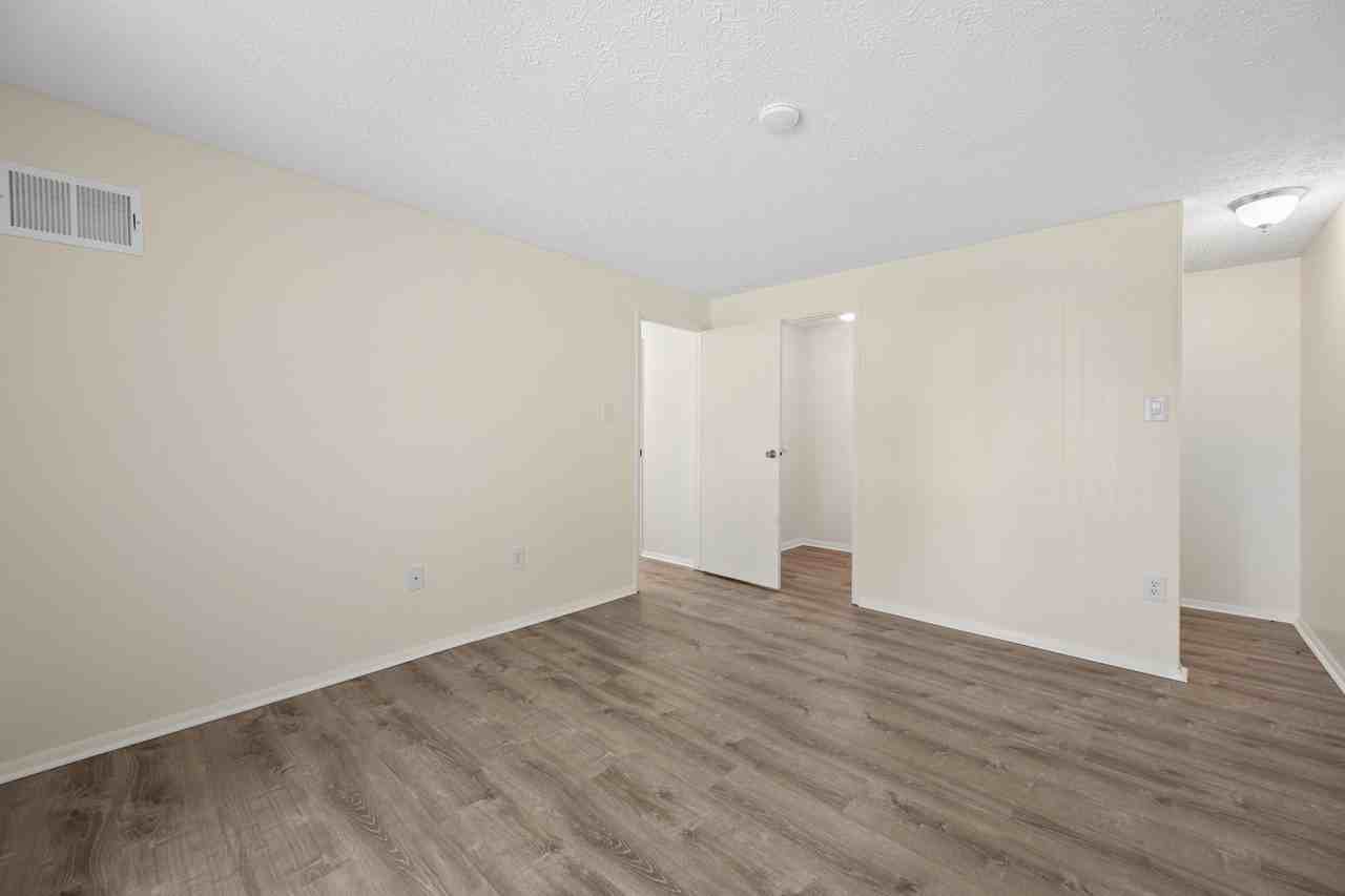 501 Heather Ridge Dr #D - Photo 4 of 11