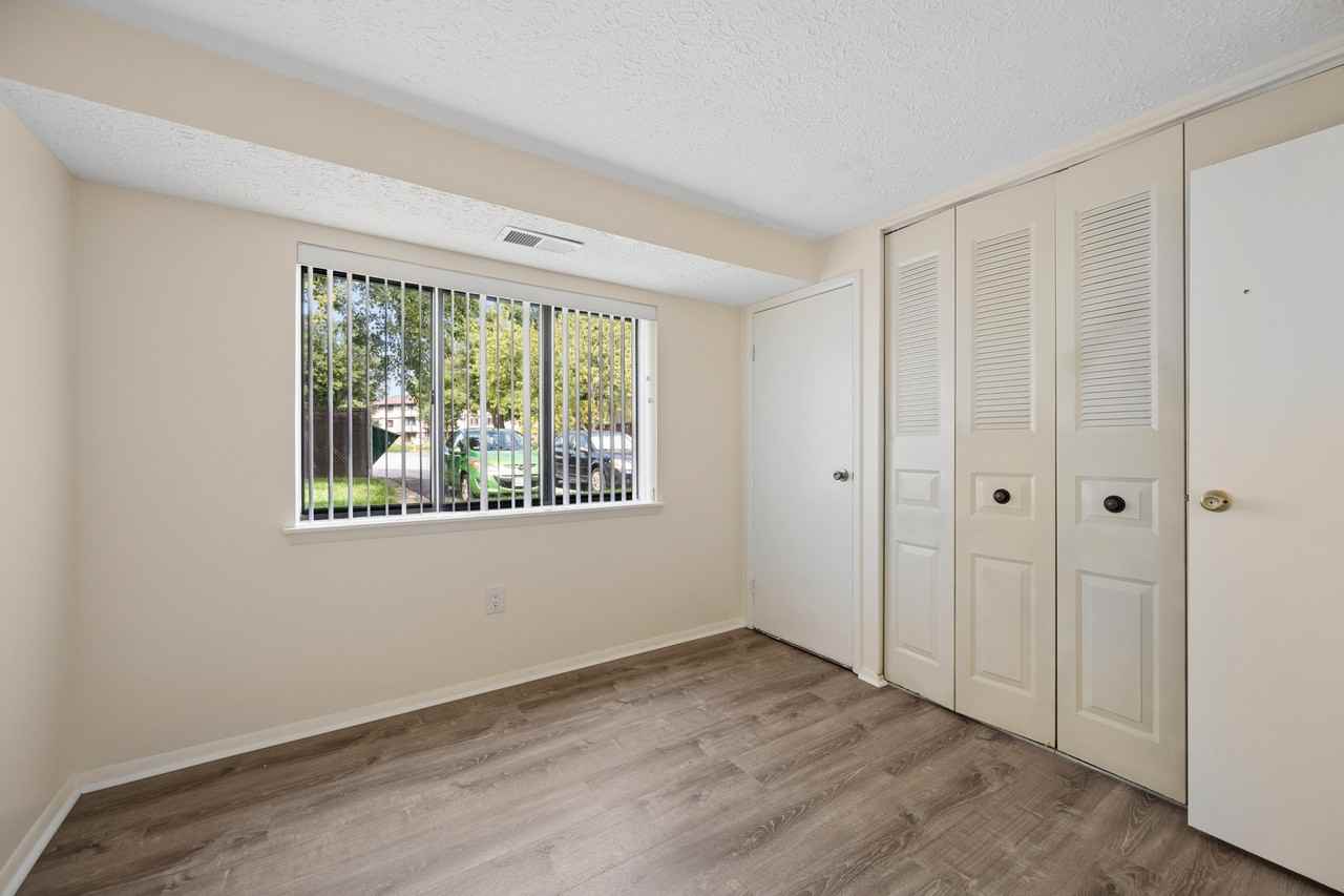 501 Heather Ridge Dr #D - Photo 5 of 11