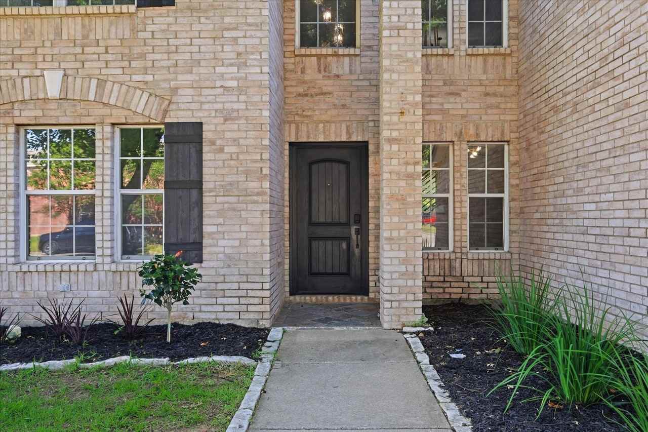5644 Meadows Way - Photo 3 of 39