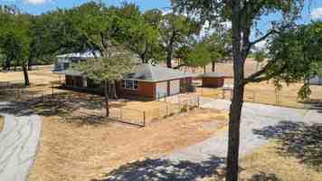 featured image of 161 Tomlinson Rd