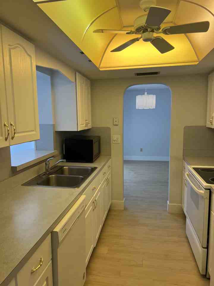 2238 Oak Terrace - Photo 5 of 10