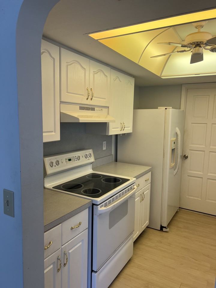 2238 Oak Terrace - Photo 6 of 10