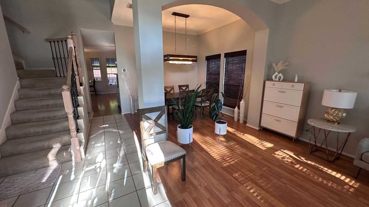 2109 Wentworth Dr - Photo 5 of 10