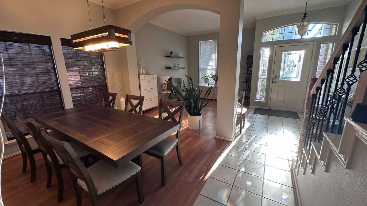 2109 Wentworth Dr - Photo 6 of 10
